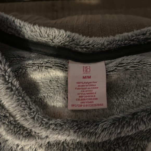 Nobo pajama crop top / pants set - size medium fits a bit small - Picture 2 of 2